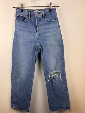 Levi’s Ribcage Straight Jeans 28 High Rise Light Wash Distressed Denim